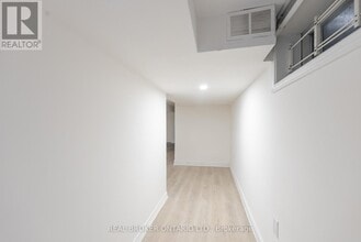 256 The Kingsway in Toronto, ON - Building Photo - Building Photo