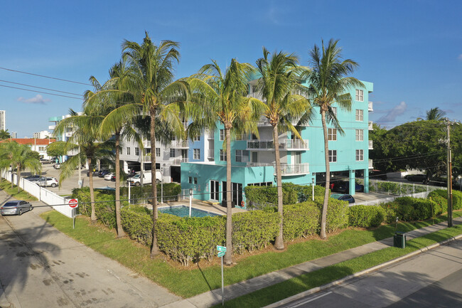 The Breeze Condominiums in North Bay Village, FL - Building Photo - Building Photo