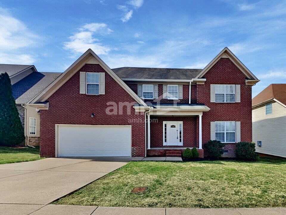 2352 Haskell Dr in Antioch, TN - Building Photo
