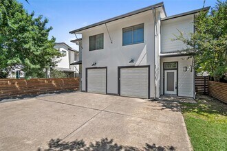 2209 Thornton Rd in Austin, TX - Building Photo - Building Photo