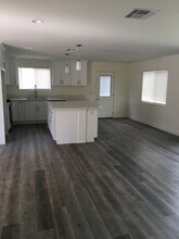 23719 Sylvan St in Woodland Hills, CA - Building Photo - Building Photo