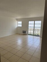 3100 Collins Ave in Miami, FL - Building Photo - Building Photo