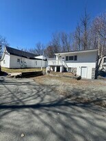 42 Summit Ave in Monticello, NY - Building Photo