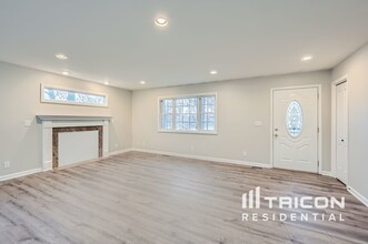 601 Glenbrook Ave N in Oakdale, MN - Building Photo - Building Photo
