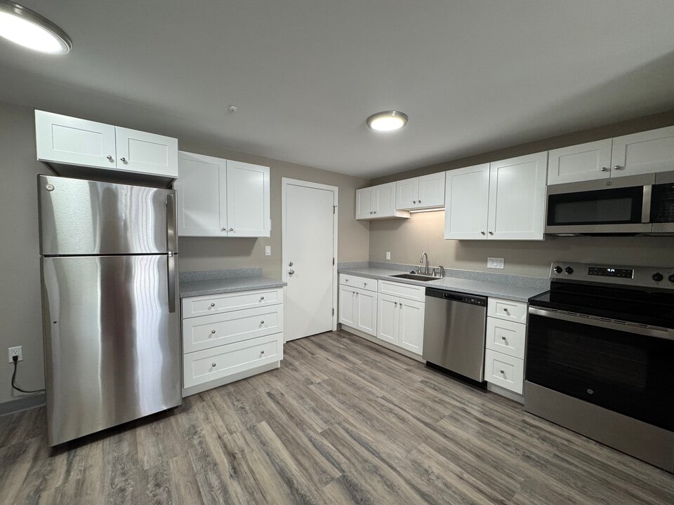 Milford Trails Apartments and Storage in Milford, NH - Building Photo