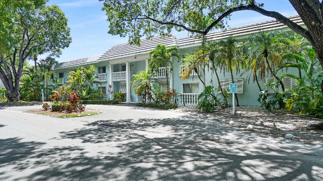 property at 1200 Mariposa Ave