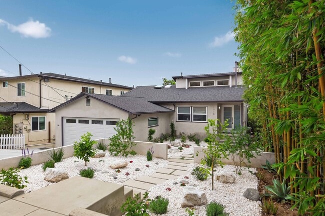 1918 Marshallfield Ln, Unit A in Redondo Beach, CA - Building Photo - Building Photo