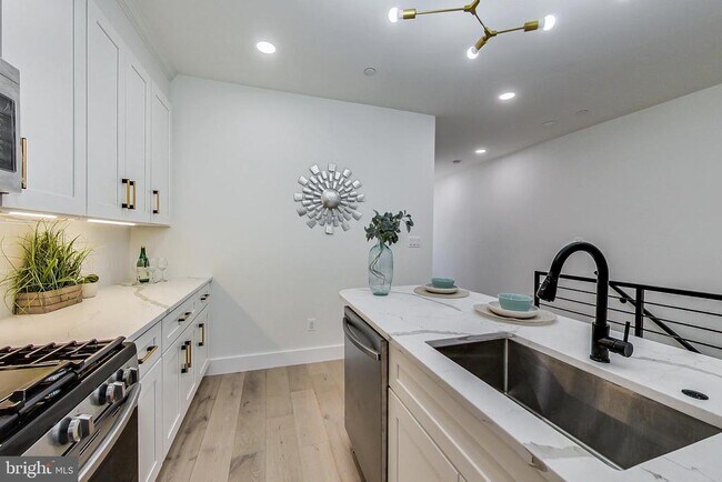 1626 K St NE in Washington, DC - Building Photo - Building Photo