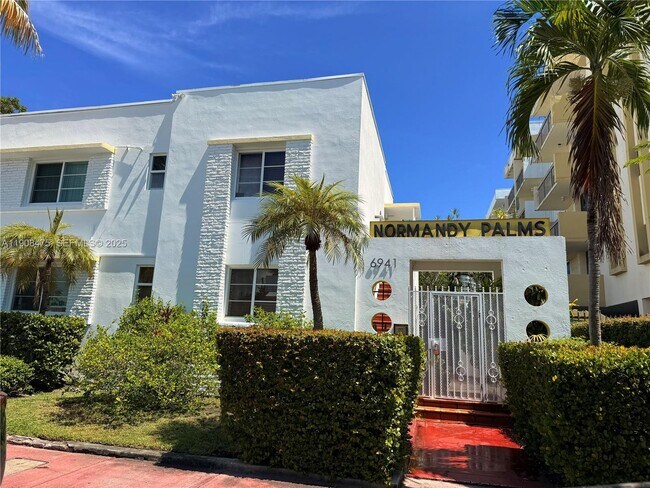 6941 Bay Dr in Miami Beach, FL - Building Photo - Building Photo