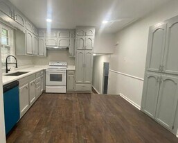 8033 Navios Dr SE in Huntsville, AL - Building Photo