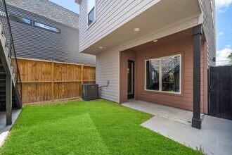 207 E 38th St in Houston, TX - Building Photo - Building Photo