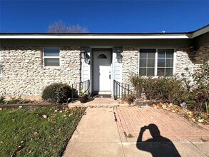 2500 Biggs Dr in Austin, TX - Building Photo - Building Photo