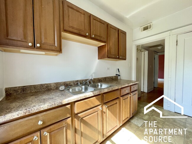 2530 N Kedzie Blvd, Unit 1N