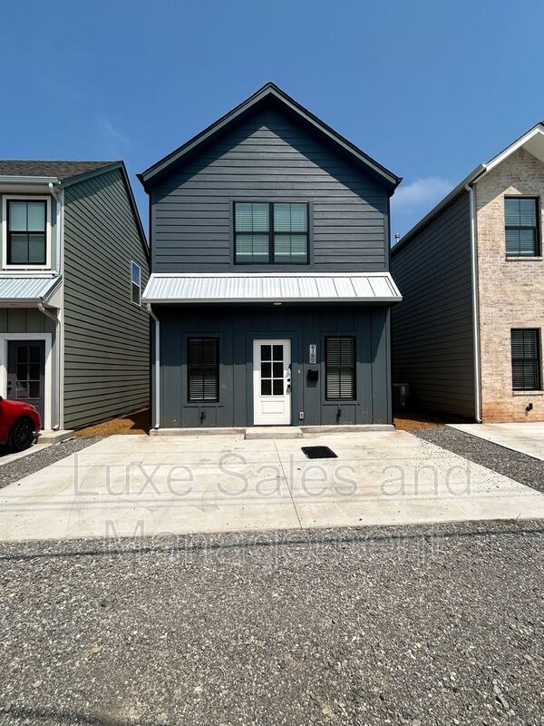 property at 610 W 2nd St