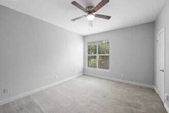 1654 Ascension Bluff Dr, Unit 239 in Arlington, TX - Foto de edificio - Building Photo