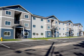 Skyline Apartments in Kennewick, WA - Foto de edificio - Building Photo