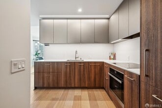 280 Spear St, Unit 30H in San Francisco, CA - Building Photo - Building Photo
