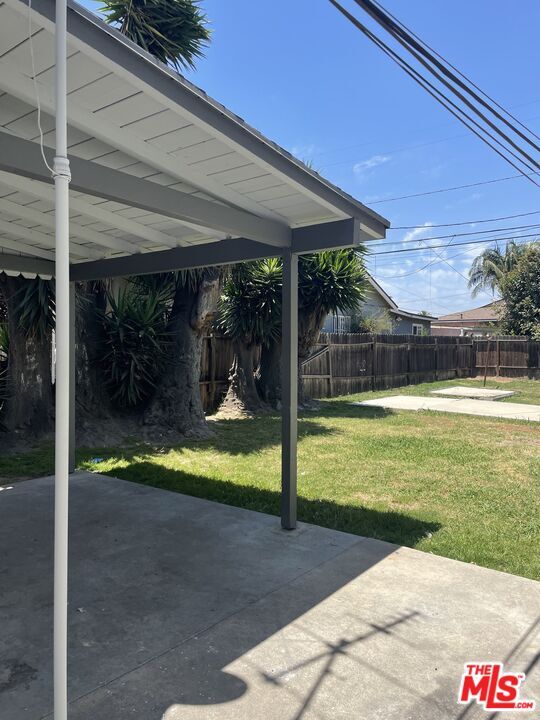 437 E 55th St in Long Beach, CA - Building Photo - Building Photo
