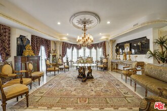 2258 Gloaming Way in Beverly Hills, CA - Building Photo - Building Photo