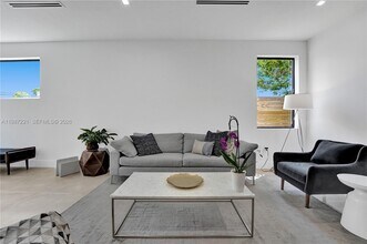 3465 SW 3rd Ave in Miami, FL - Building Photo - Building Photo