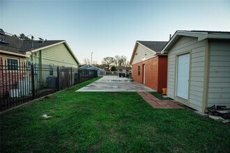 5617 Schutz St in Houston, TX - Building Photo - Building Photo