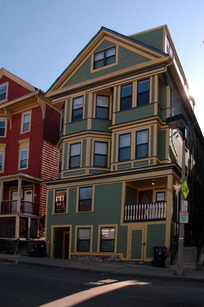 170 Hillside St in Boston, MA - Foto de edificio - Building Photo