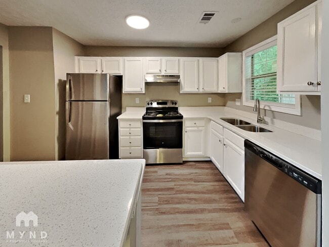 4385 Coopers Creek Dr SE in Smyrna, GA - Building Photo - Building Photo