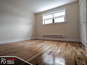 537 W Arlington Pl, Unit 555-505 in Chicago, IL - Foto de edificio - Building Photo