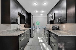 922 100th Ave NE in Bellevue, WA - Building Photo