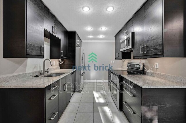 property at 922 100th Ave NE