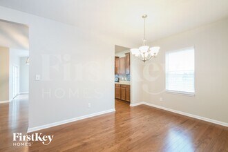 5874 Crowley Pkwy in Whitestown, IN - Foto de edificio - Building Photo