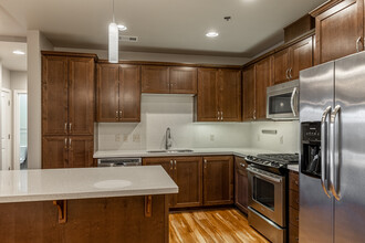 The Meridian Apartments in Salem, OR - Building Photo - Interior Photo