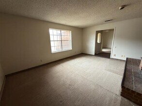 505 N Walnut Creek Dr in Mansfield, TX - Building Photo - Building Photo