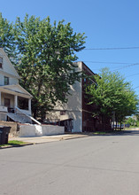 576 Carroll St in Akron, OH - Building Photo - Building Photo