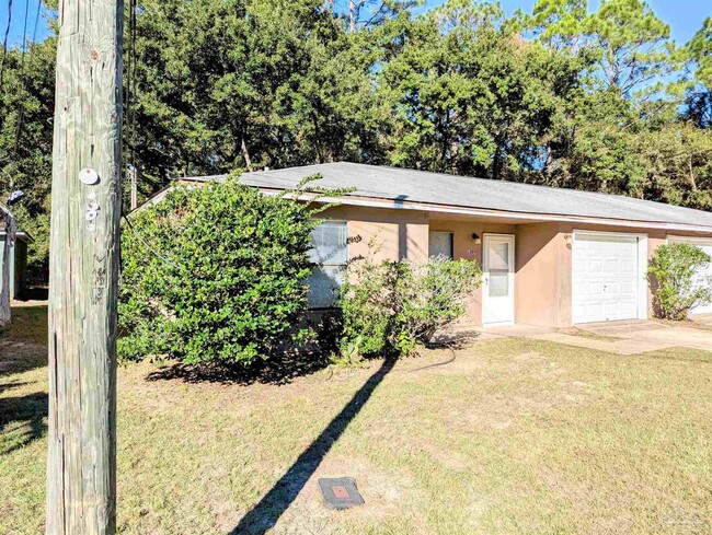 1009 Rentz Ave in Pensacola, FL - Building Photo - Building Photo