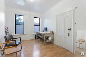 316 S 4th St in Brooklyn, NY - Building Photo - Interior Photo