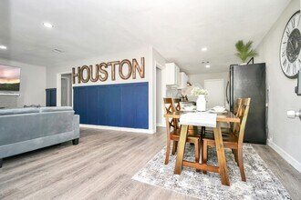 4710 Paradise Ln in Houston, TX - Building Photo - Building Photo