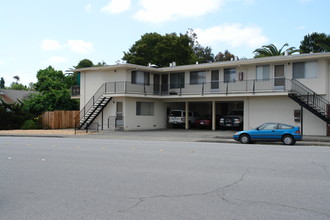 428 Howland St in Redwood City, CA - Foto de edificio - Building Photo