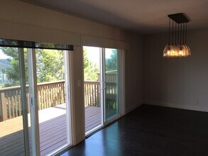 6821 Fashion Hills Blvd in San Diego, CA - Building Photo - Building Photo