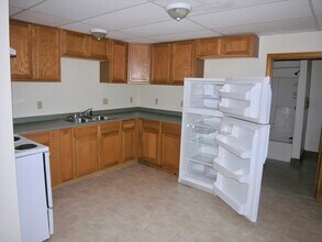 163 Bennoch Rd in Orono, ME - Foto de edificio - Building Photo