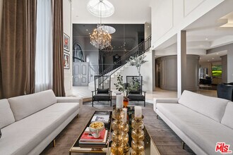 2463 Achilles Dr in Los Angeles, CA - Building Photo - Building Photo