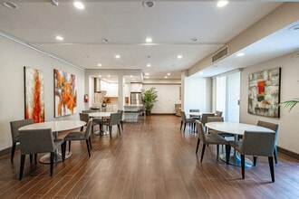 Oak Park Apartments in Monrovia, CA - Foto de edificio - Interior Photo