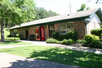 Summerchase Apartments in Van Buren, AR - Foto de edificio - Building Photo