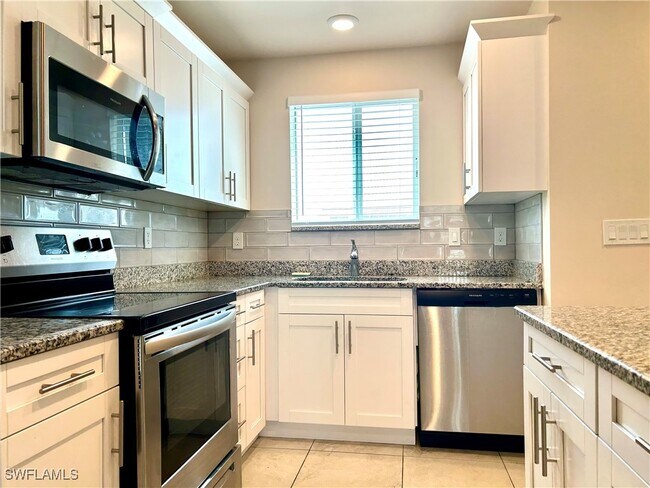 1625 SW 1st Ave in Cape Coral, FL - Building Photo - Building Photo
