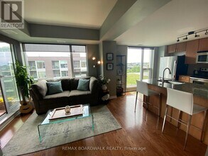 250 Lett St in Ottawa, ON - Building Photo - Building Photo