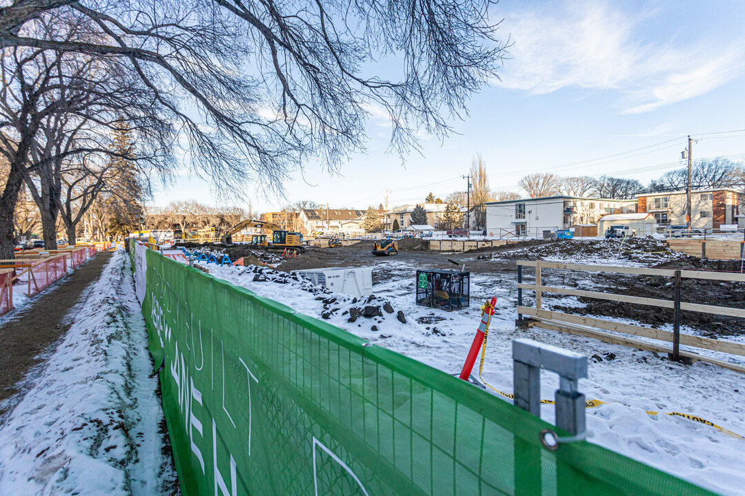 Abbey Park Residences in Edmonton, AB - Building Photo