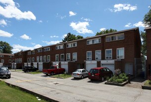 1563 Albion Rd in Toronto, ON - Building Photo
