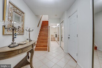 8573 Raglan Rd in Vienna, VA - Building Photo - Building Photo