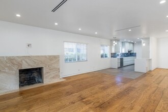 15439 Vose St in Los Angeles, CA - Building Photo - Building Photo