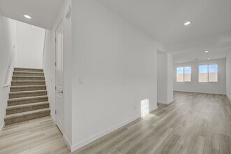 8484 W Agate Ave in Las Vegas, NV - Building Photo - Building Photo